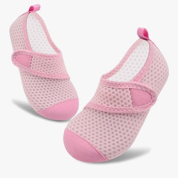 Water shoes for toddler size 6/7 - Picture 1 of 4